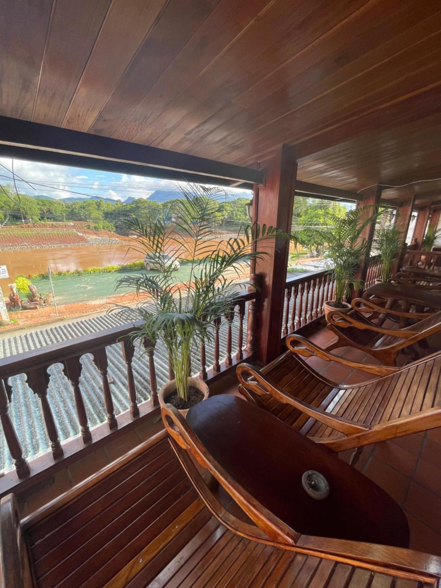 Luang Prabang - Villa Ouis Namkhan Riverside 2 المظهر الخارجي الصورة